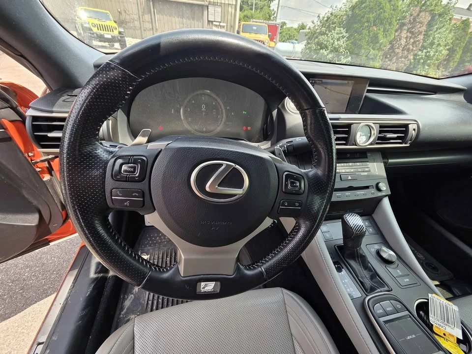 2016 Lexus RC - Image 9 of 12