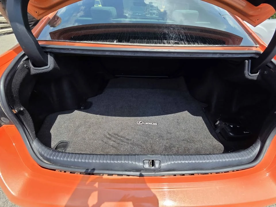2016 Lexus RC - Image 7 of 12