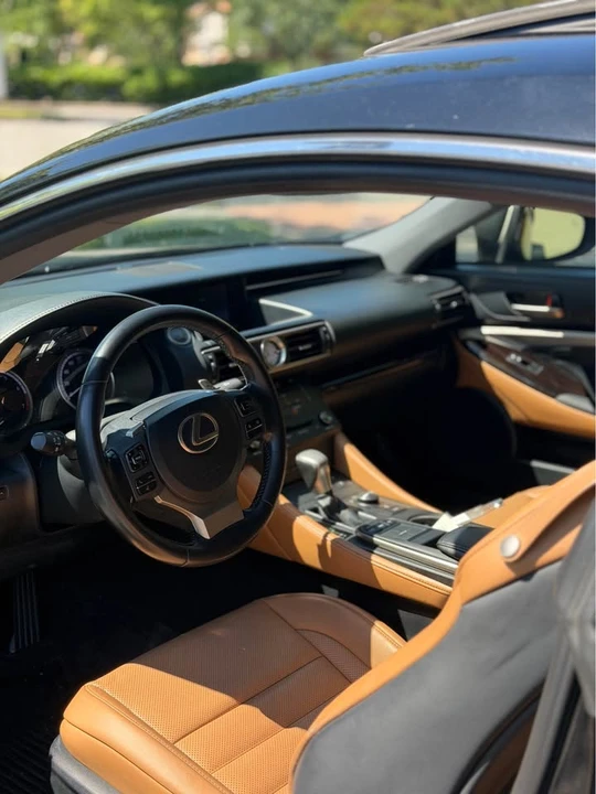2016 Lexus RC - Image 5 of 11