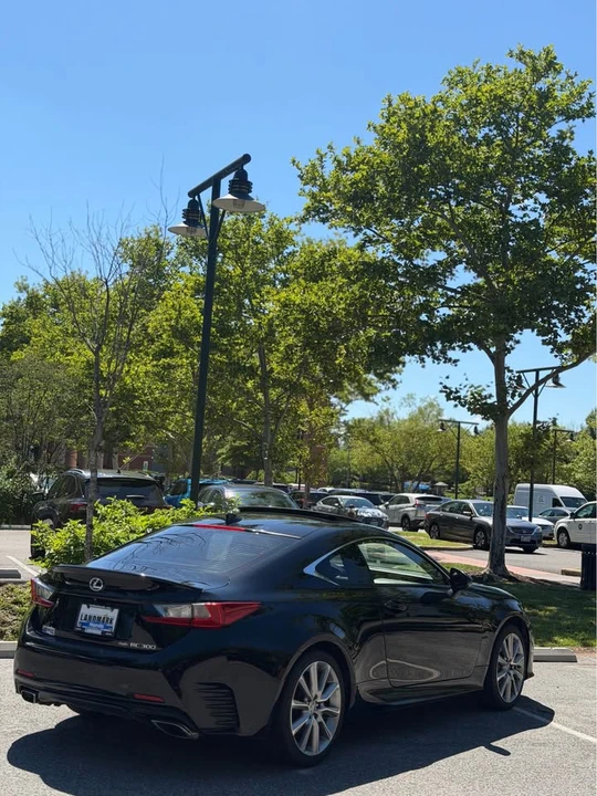 2016 Lexus RC - Image 4 of 11