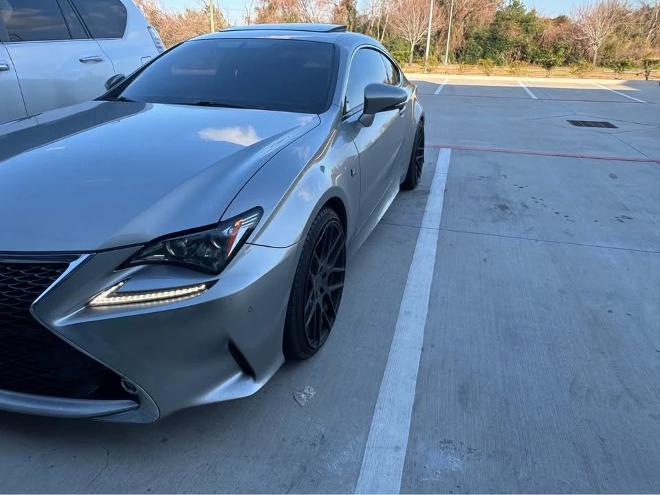 2016 Lexus RC - Image 10 of 18
