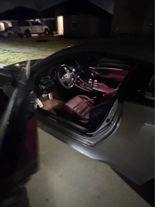 2016 Lexus RC - Image 5 of 18