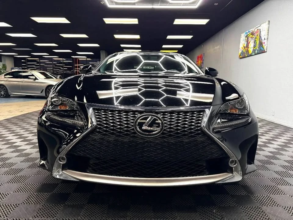 2016 Lexus RC - Image 4 of 17