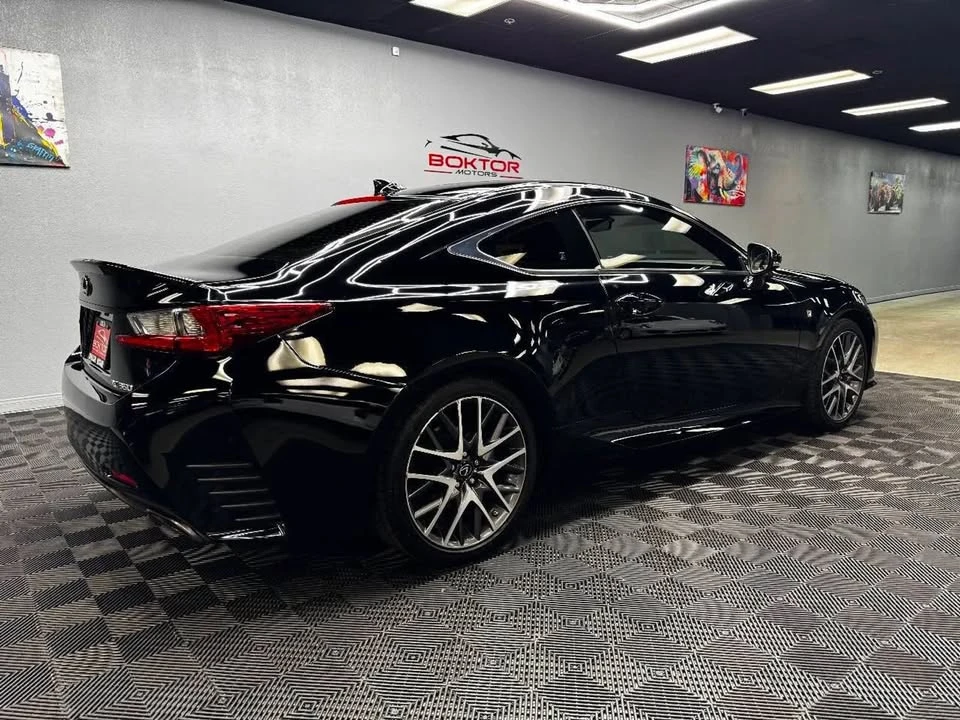 2016 Lexus RC - Image 11 of 17
