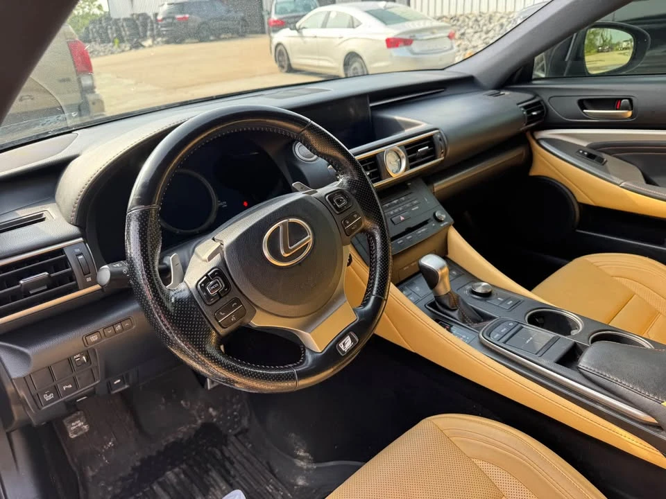 2016 Lexus RC - Image 8 of 9