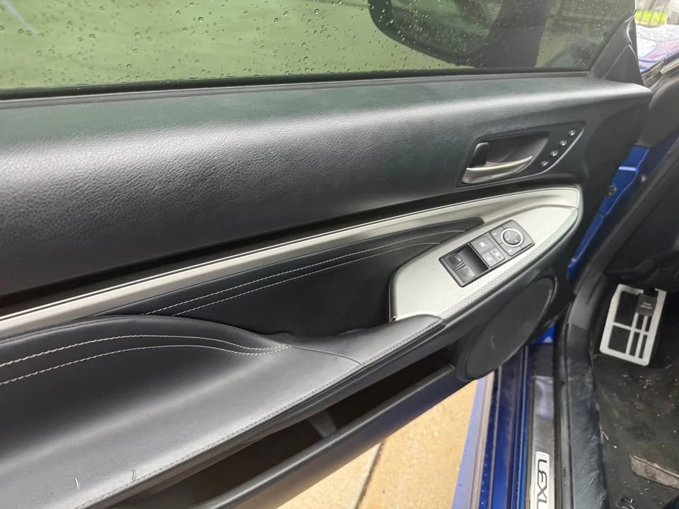 2016 Lexus RC - Image 11 of 12