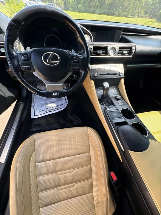 2016 Lexus RC - Image 9 of 13