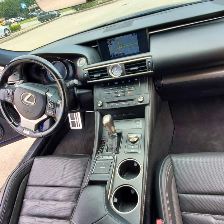 2016 Lexus RC - Image 11 of 15