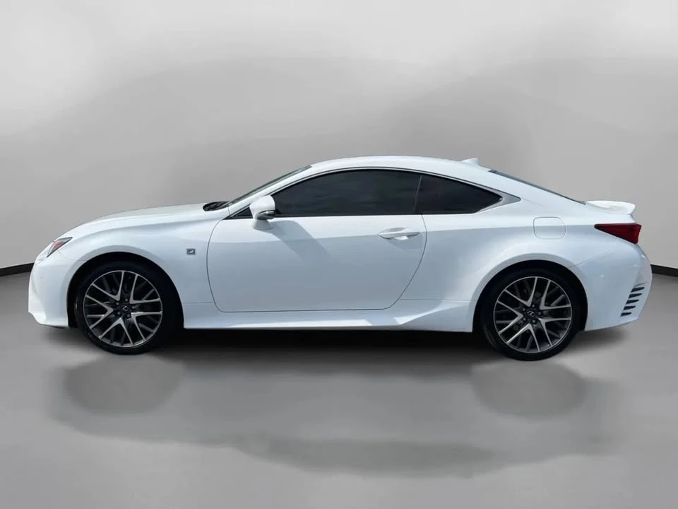 2016 Lexus RC - Image 15 of 20