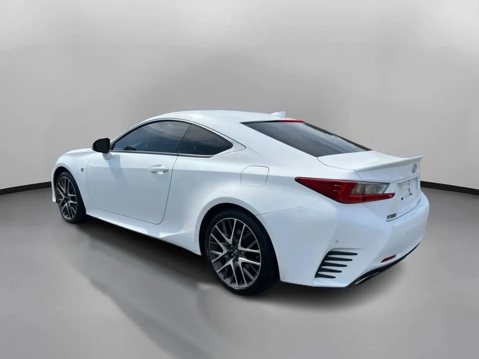 2016 Lexus RC - Image 13 of 20