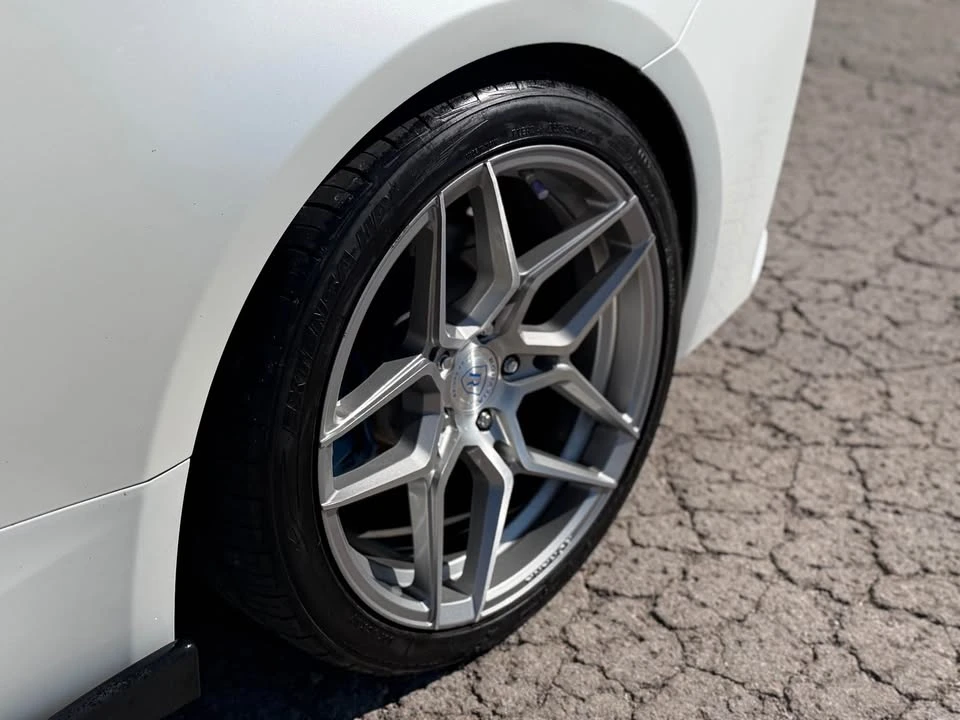 2016 Lexus RC - Image 4 of 14