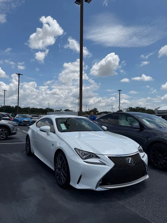 2016 Lexus RC - Image 2 of 7