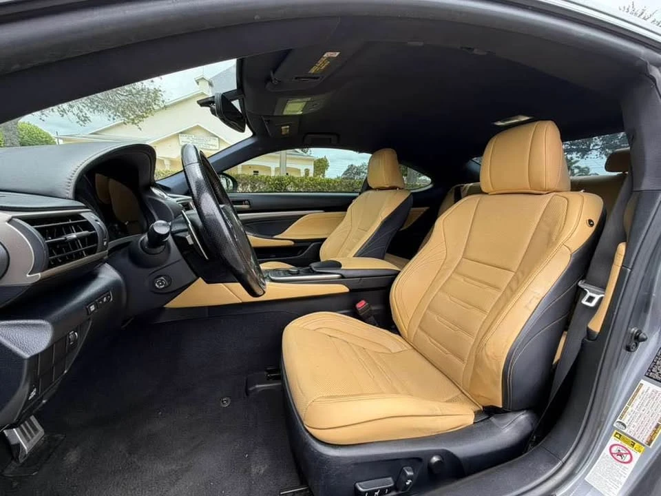 2016 Lexus RC - Image 11 of 13