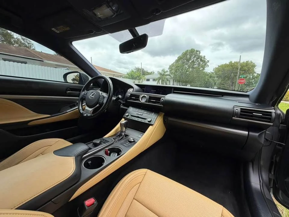 2016 Lexus RC - Image 12 of 13