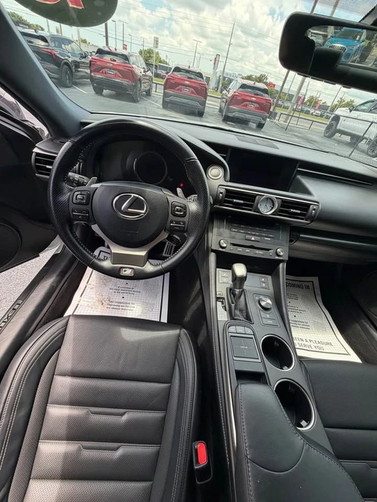 2016 Lexus RC - Image 7 of 7