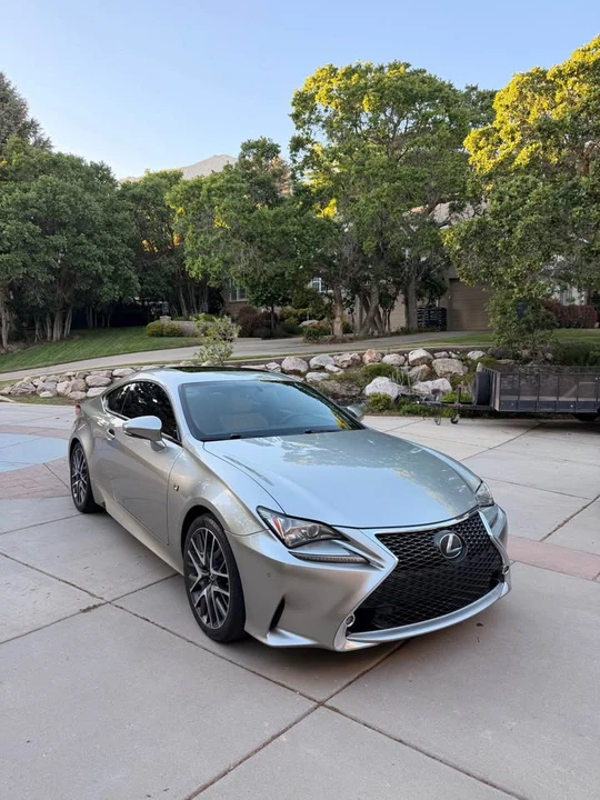 2016 Lexus RC - Image 3 of 10