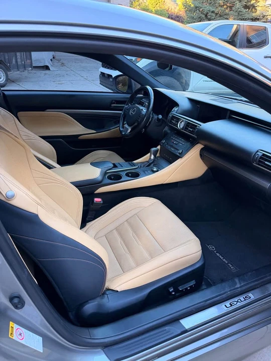 2016 Lexus RC - Image 9 of 10