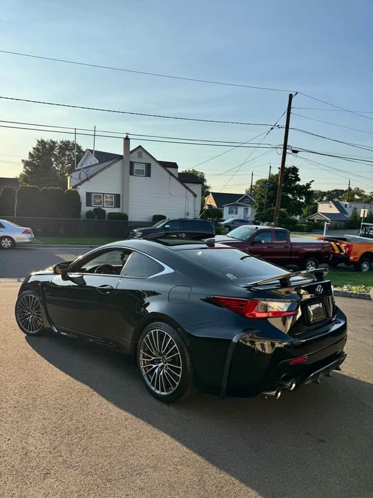 2016 Lexus RC F - Image 5 of 11