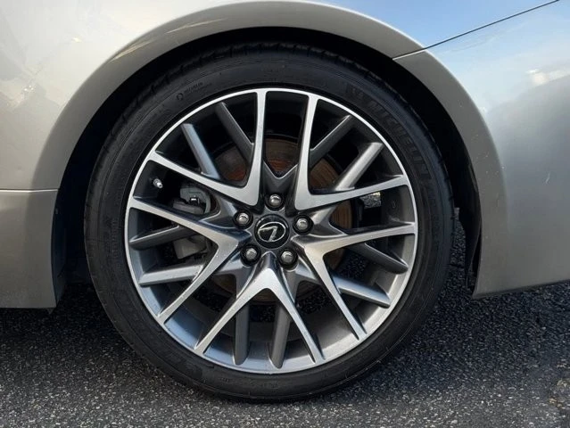 2016 Lexus RC - Image 11 of 21
