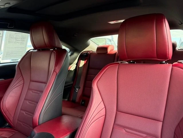 2016 Lexus RC - Image 17 of 21