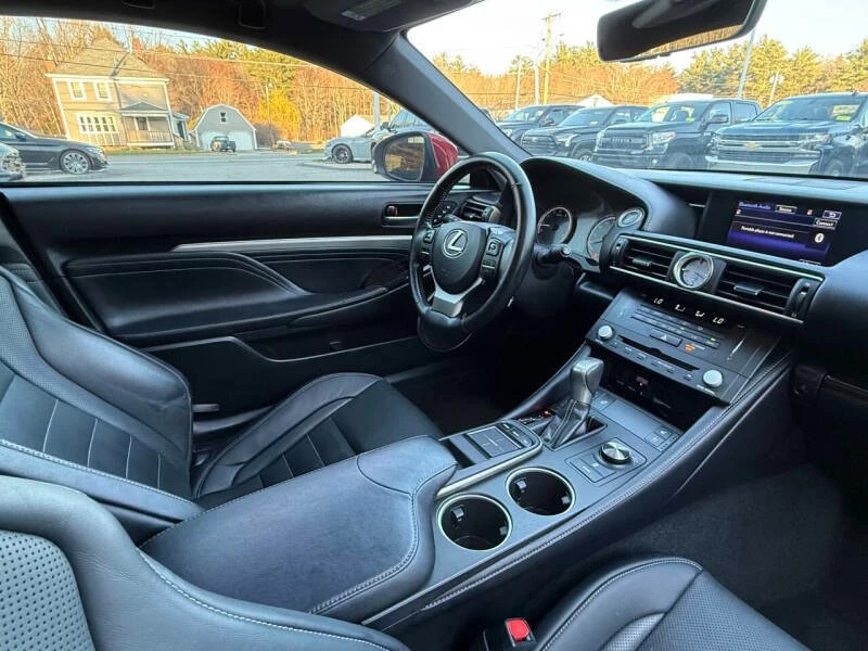 2016 Lexus RC - Image 18 of 19