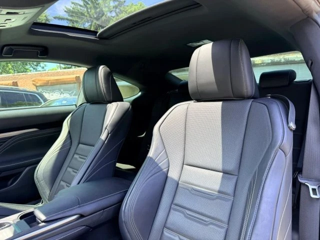 2016 Lexus RC - Image 15 of 31