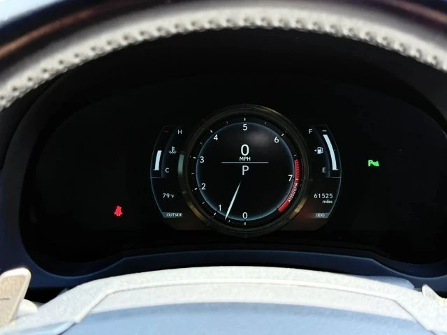 2016 Lexus RC - Image 27 of 31