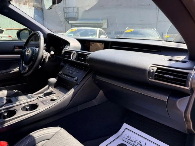 2016 Lexus RC - Image 22 of 31