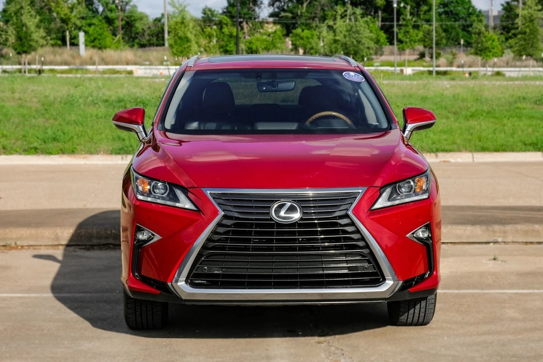 2016 Lexus RC - Image 8 of 31
