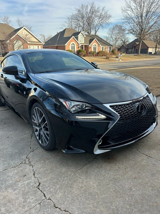 2016 Lexus RC - Image 10 of 21