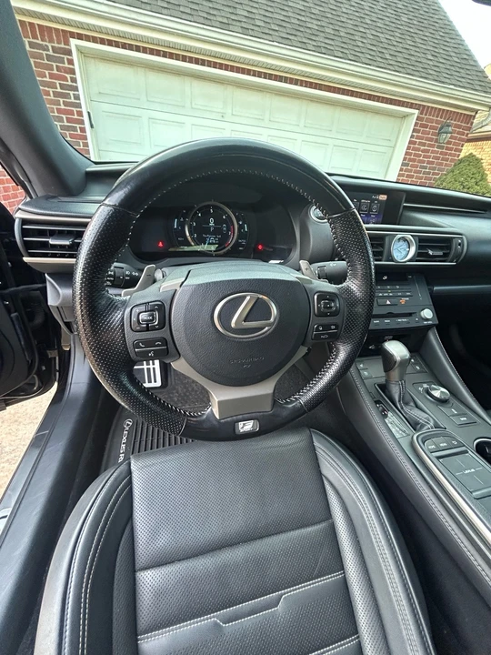 2016 Lexus RC - Image 20 of 21