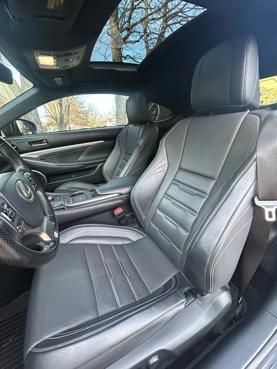 2016 Lexus RC - Image 17 of 21
