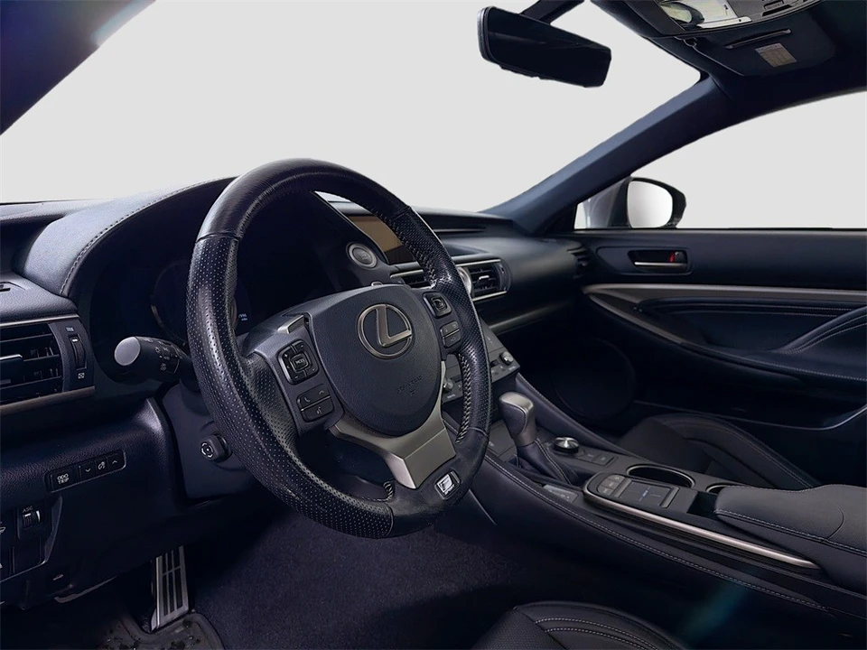 2016 Lexus RC - Image 10 of 12