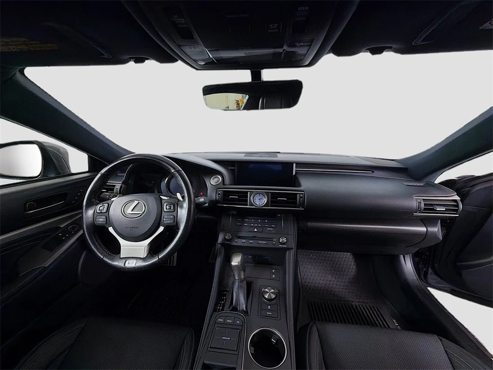 2016 Lexus RC - Image 9 of 12
