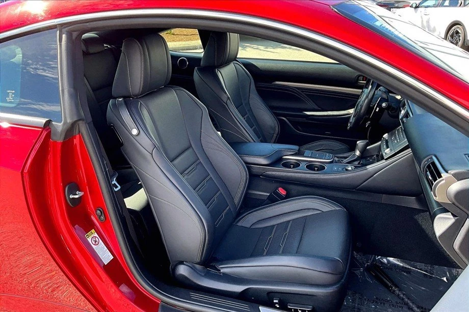 2016 Lexus RC - Image 14 of 20