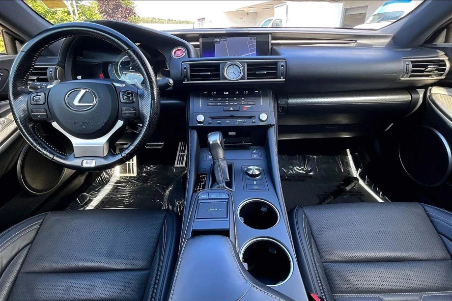 2016 Lexus RC - Image 11 of 20