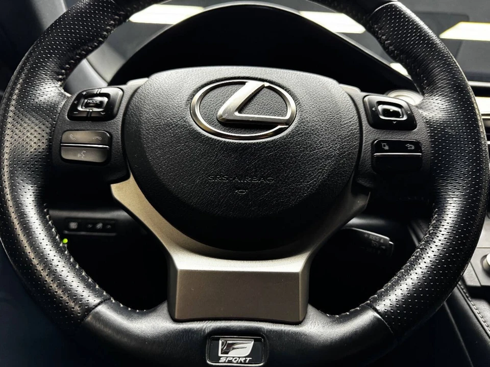 2016 Lexus RC - Image 18 of 21
