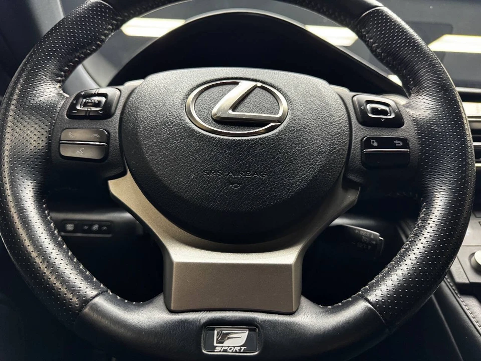 2016 Lexus RC - Image 19 of 21