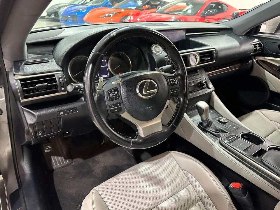 2016 Lexus RC - Image 10 of 11