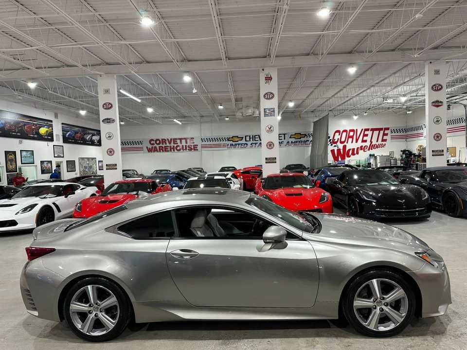 2016 Lexus RC - Image 6 of 11