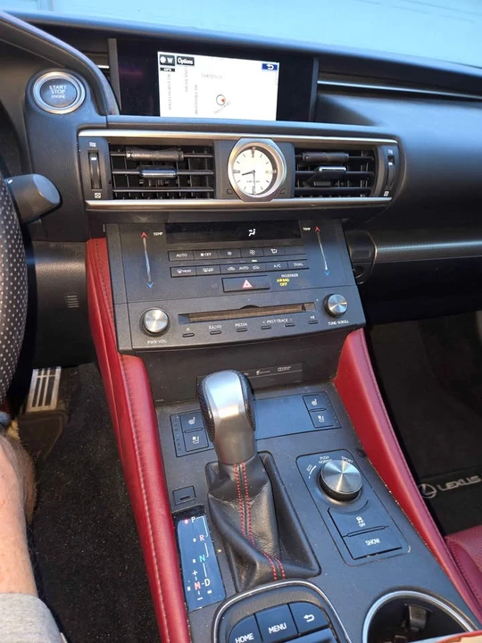 2016 Lexus RC - Image 7 of 9