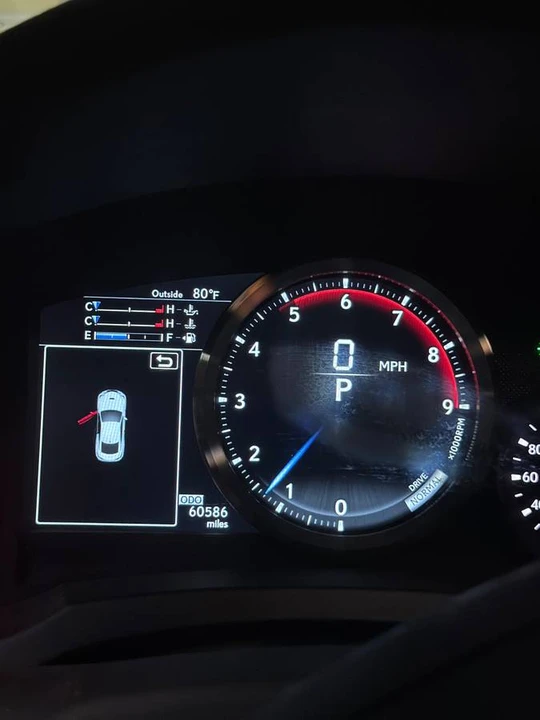 2016 Lexus RC F - Image 8 of 9