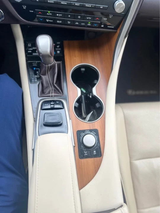 2016 Lexus RX 4th Gen - Image 14 of 16