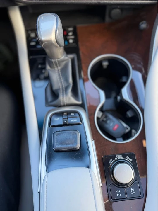 2016 Lexus RX 4th Gen - Image 7 of 7