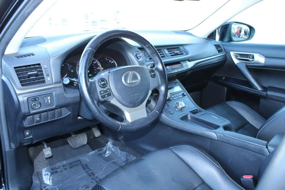 2016 Lexus CT - Image 8 of 19