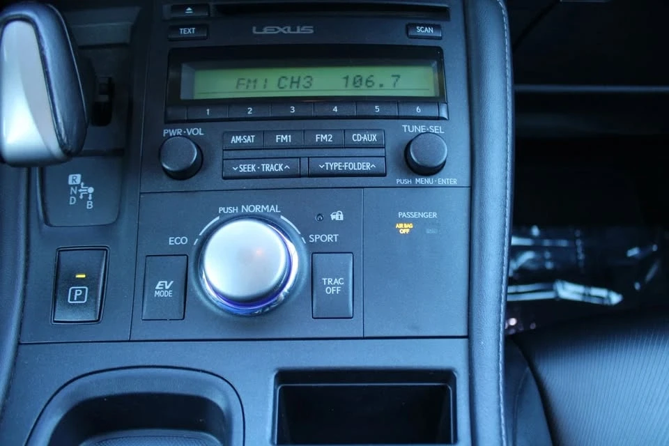 2016 Lexus CT - Image 16 of 19