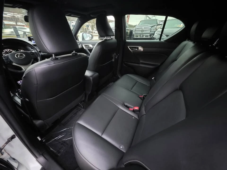 2016 Lexus CT - Image 15 of 16