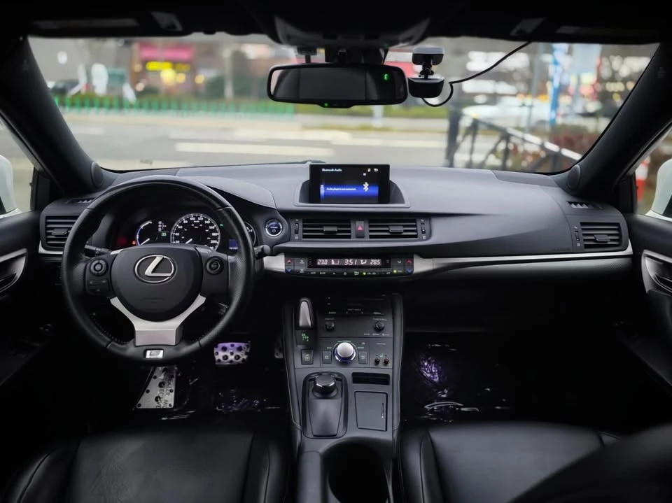 2016 Lexus CT - Image 8 of 16