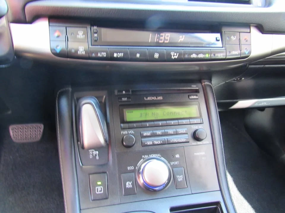 2016 Lexus CT - Image 17 of 19