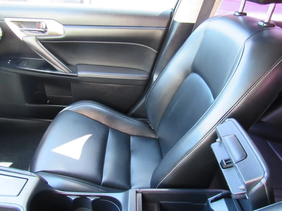 2016 Lexus CT - Image 14 of 19